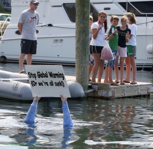 Greenpeace tries to get Obama's attention in Martha's Vineyard